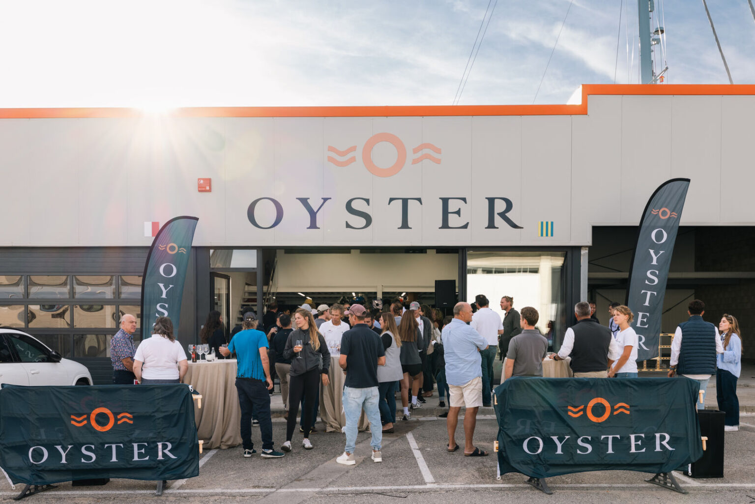 Oyster Yachts refuerza su presencia global con la inauguración de su nuevo centro de servicio en Barcelona