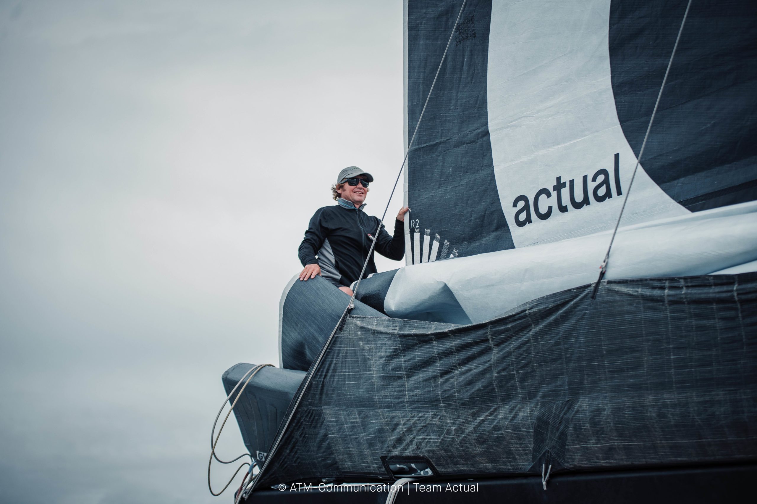 Alex Pella participa en el desafío Finistère Atlantique a bordo del “Actual Ultim 3”